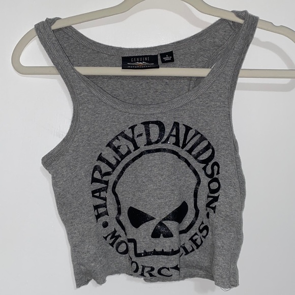 Harley-Davidson Tops - Cropped perfect condition S Harley Davidson wife beater. Grey, sparkly lettering